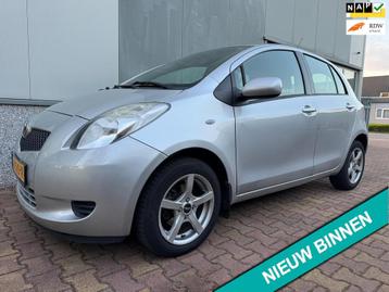 Toyota Yaris 1.3 VVTi Sol MMT (AIRCO + TREKHAAK + AUTOMAAT) beschikbaar voor biedingen