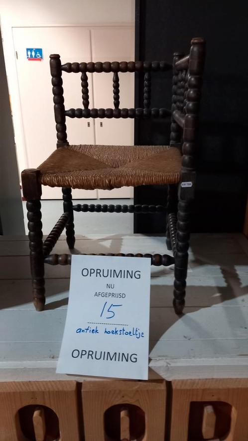 Antiek Hoekstoeltje met Bobbin Poten diverse, Antiek en Kunst, Antiek | Meubels | Stoelen en Banken, Ophalen