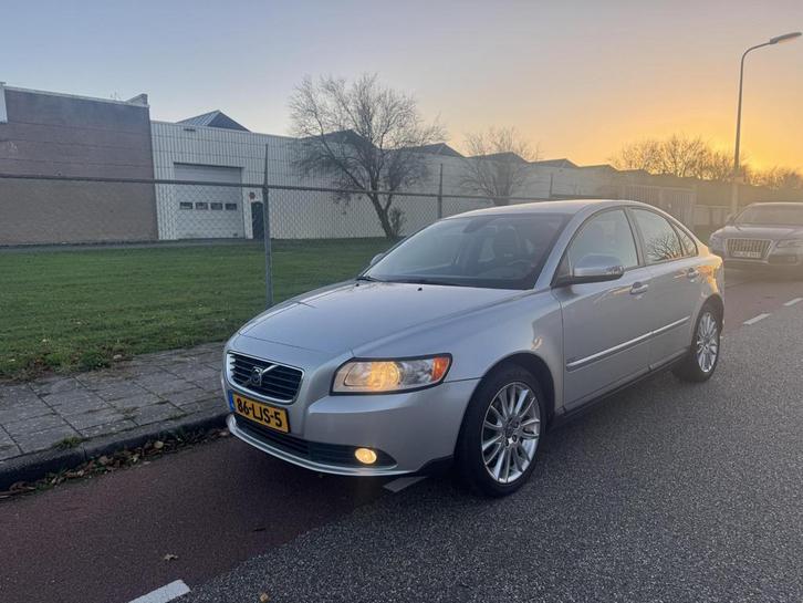 Volvo S40 1.6 Sport 16v Org NL Nette staat!, Auto's, Volvo, Bedrijf, Te koop, S40, ABS, Airbags, Airconditioning, Alarm, Bluetooth
