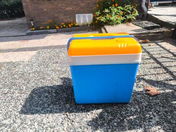 Koelbox - Blauw/Geel -24 liter nieuw beschikbaar voor biedingen