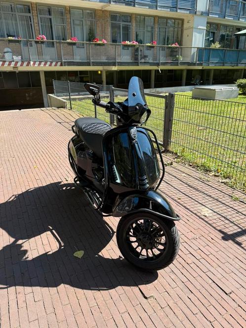 Vespa Sprint 2020 80cc Akrapovic, Fietsen en Brommers, Scooters | Vespa, Zo goed als nieuw, Overige modellen, Benzine, Ophalen