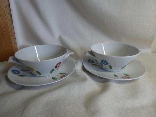 Retro porseleinen soepkoppen van California 2 x, Huis en Inrichting, Keuken | Servies, Gebruikt, Kop(pen) en/of Schotel(s), Overige stijlen