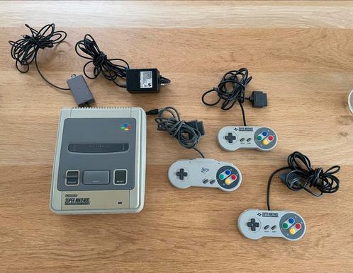 Super Nintendo + 3 consoles, Spelcomputers en Games, Spelcomputers | Nintendo Super NES, Gebruikt, Met 2 controllers, Ophalen