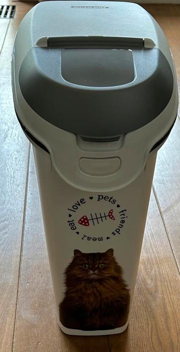 Curver grote voedselcontainer voor  kat 23 L / 10 kg beschikbaar voor biedingen