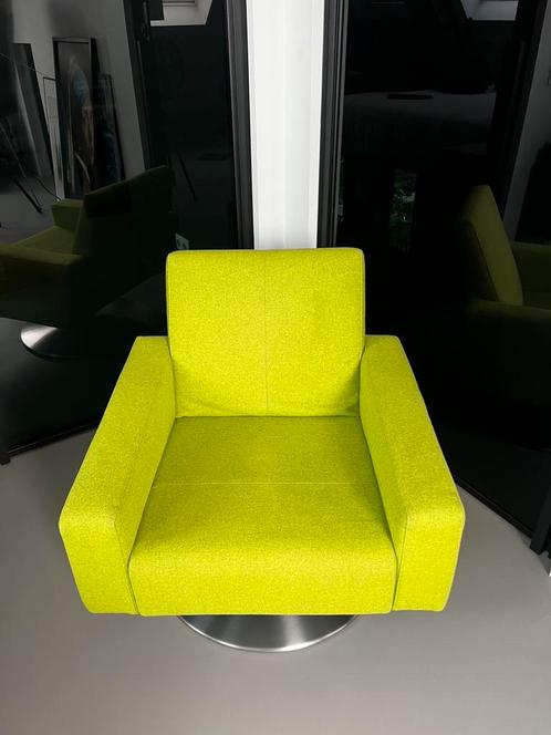 Girsberger Design Draaistoel – Appeltjesgroen – RVS voet, Huis en Inrichting, Fauteuils, Gebruikt, Stof, Ophalen