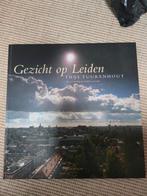 Gezicht op Leiden - Thijs Tuurenhout, Boeken, Geschiedenis | Stad en Regio, Ophalen of Verzenden, 20e eeuw of later, Zo goed als nieuw
