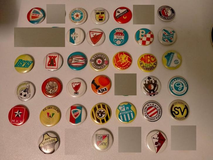 Graafschap NAC Veendam Fortuna Ajax vintage buttons voetbal, Verzamelen, Speldjes, Pins en Buttons, Gebruikt, Ophalen of Verzenden