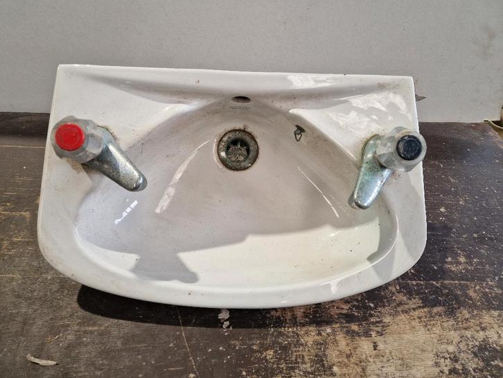 Wastafel armitage shanks 28x45,5cm, Doe-het-zelf en Verbouw, Sanitair, Gebruikt, Wastafel, Steen, Ophalen of Verzenden