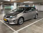 Toyota Auris 1.8 Full Hybrid Executive, Auto's, 65 €/maand, 4 cilinders, Bruin, Origineel Nederlands