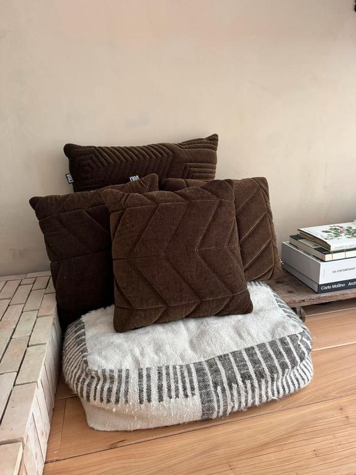 Mooie set kussen velours Volt Loods 5, Huis en Inrichting, Woonaccessoires | Kussens, Zo goed als nieuw, Vierkant, Ophalen