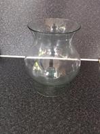 Glazen vaas met bolle buik., Overige kleuren, Ophalen of Verzenden, Minder dan 50 cm, Glas