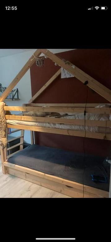 Bedhuisje / stapelbed hout zgan  beschikbaar voor biedingen