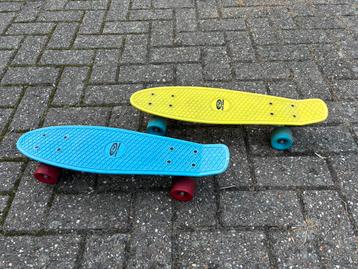 Twee skateboards beschikbaar voor biedingen