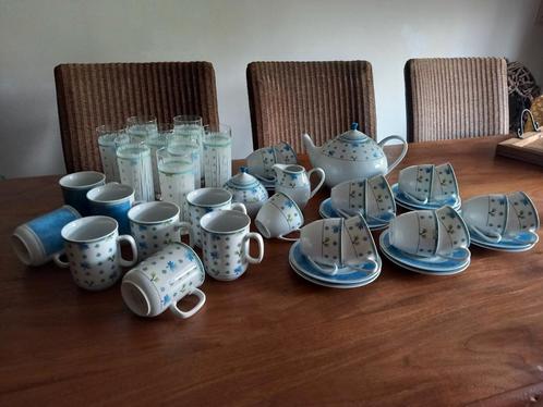 Blokker servies Art-Design, Nieuw/ Z.G.A.N., Huis en Inrichting, Keuken | Servies, Zo goed als nieuw, Kop(pen) en/of Schotel(s)