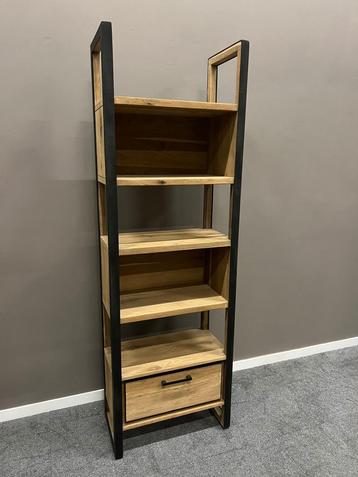 Metalo boekenkast Henders en Hazel €599,- beschikbaar voor biedingen
