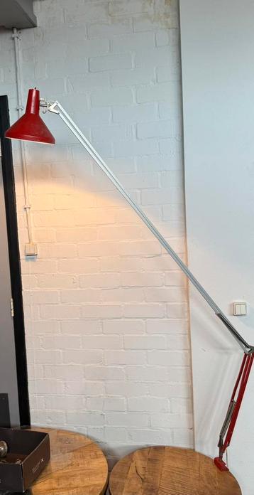 Vintage grote lamp met klem beschikbaar voor biedingen