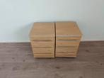 Twee rolbare nachtkastjes in eikenhout-look, Ophalen, Zo goed als nieuw, Minder dan 45 cm