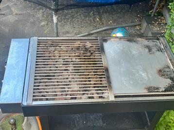 Lavasteen gasbbq beschikbaar voor biedingen