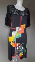 jurk Save the Queen - gehaakte stof - kleurige print - M/L, Maat 38/40 (M), Zwart, Zo goed als nieuw, Boven de knie