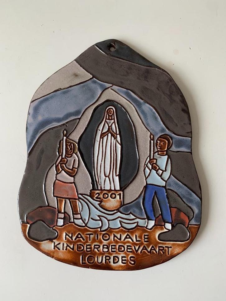 Keramiek tegel Henk Potters Pottenbakkerij bedevaart Lourdes, Antiek en Kunst, Antiek | Keramiek en Aardewerk, Ophalen of Verzenden