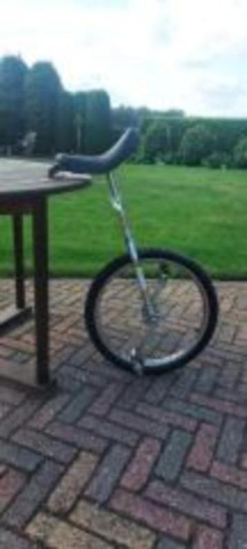 Leuke eenwiel fiets beschikbaar voor biedingen