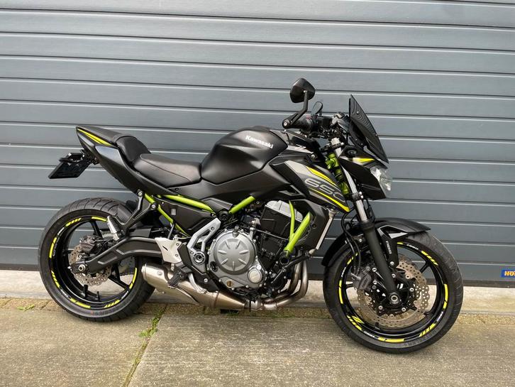 Kawasaki z650 2019: 35kw, led, smoke, 15000km, 1e eigenaar, Motoren, Motoren | Kawasaki, Bedrijf, Naked bike, 12 t/m 35 kW, 2 cilinders
