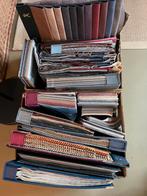 Gratis!!Twee dozen vol stalen meubelstofGratis!!, Hobby en Vrije tijd, Stoffen en Lappen, Ophalen, Overige kleuren, Nieuw, 30 tot 120 cm