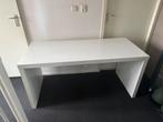 Te koop zeer net bureau Ikea Malm 150x65 wit, Huis en Inrichting, Ophalen, Zo goed als nieuw, Bureau
