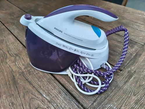 Philips PerfectCare Compact Essential Stoomgenerator, Witgoed en Apparatuur, Strijkijzers en Strijkplanken, Gebruikt, Strijkijzer met snoer