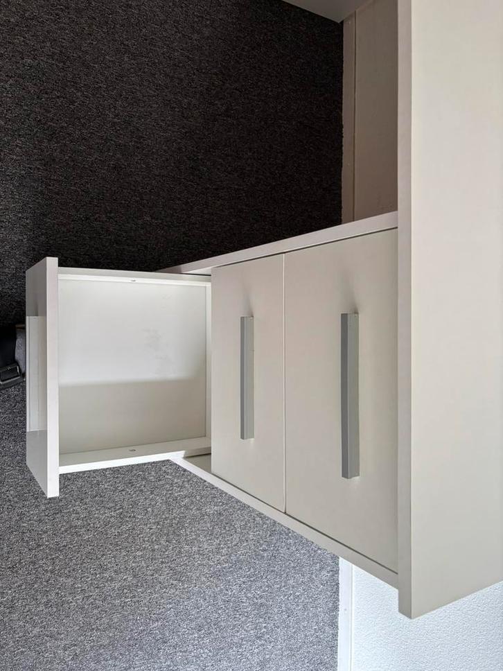 Working/studying desk, Huis en Inrichting, Bureaus, Zo goed als nieuw, Bureau, Ophalen