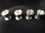 4 EPNS Verzilverde (?) Engelse eierdopjes, shotcups (?), Ophalen