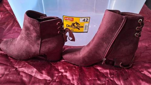Verschillende  schoenen/laarsjes en 1 paar pantoffels, Kleding | Dames, Schoenen, Zo goed als nieuw, Rood, Ophalen