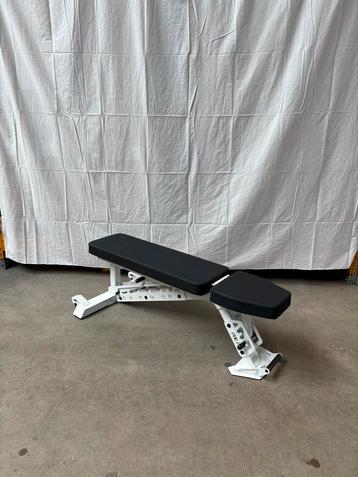 REP Adjustable Bench Wit - (Nighthawk) beschikbaar voor biedingen