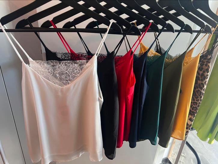 Rest partij hemdjes nieuw!, Kleding | Dames, Dames-kledingpakketten, Nieuw, Ophalen of Verzenden