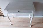 Bijzettafel met lade brocante stijl, Huis en Inrichting, Tafels | Bijzettafels, Ophalen, Minder dan 55 cm, Gebruikt, 60 cm of meer