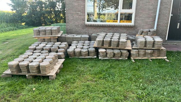 Af te halen 6-hoekige terrastegels 36 vierkante meter, Tuin en Terras, Tegels en Klinkers, Gebruikt, Terrastegels, Beton, 10 m² of meer