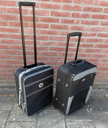 Twee mooie reiskoffers of trolleys beschikbaar voor biedingen