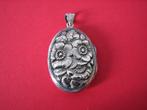 Mooi Sierlijk Zilveren Medaillon met Bloemen en Bladeren, Sieraden, Tassen en Uiterlijk, Antieke sieraden, Verzenden, Zilver, Hanger