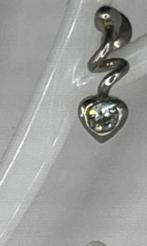 Zilverkleurig hartjes oorknopjes voorzien van strass steen, Ophalen of Verzenden, Nieuw, Zilver, Knopjes of Stekers