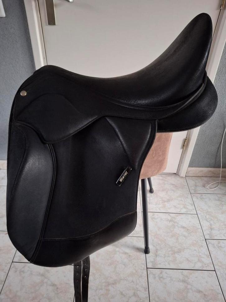 Wintec pro contourblock 18 inch, Prestige top dressage 17 i, Dieren en Toebehoren, Paarden en Pony's | Zadels, Zo goed als nieuw