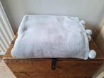 Plaid, zacht fleece, fleeceplaid zacht grijs met bolletjes, Ophalen, 100 tot 150 cm, Zo goed als nieuw, 150 tot 200 cm