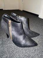 River Island Zwarte Enkellaarsjes Maat 37, Ophalen of Verzenden, Zo goed als nieuw, Zwart, Lage of Enkellaarzen