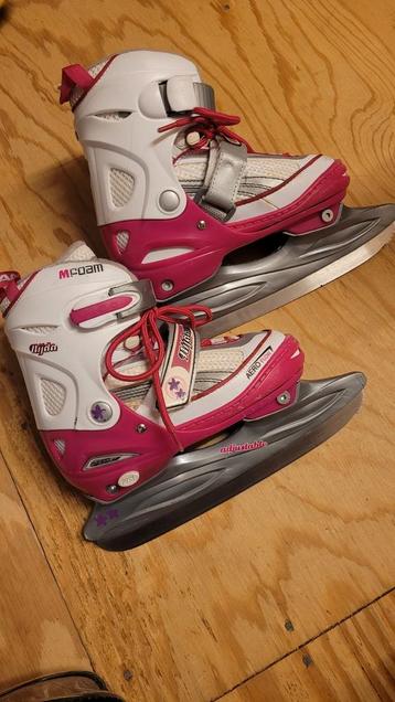 Nijdam IJshockeyschaatsen Verstelbaar 34-37 beschikbaar voor biedingen