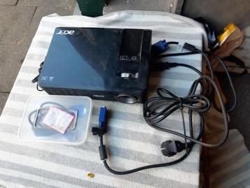 Acer X 110 DLP projector, beamer, compleet incl. alle kabels beschikbaar voor biedingen