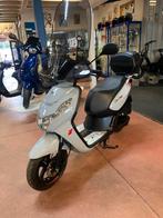 Gebro scooters: Peugeot kisbee R 45KM BROM BJ2023 nardo, Ophalen, Overige modellen, Maximaal 45 km/u, Zo goed als nieuw