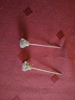 2x hoedenspeld 5 cm lang. Samen 3 euro., Ophalen of Verzenden, Zo goed als nieuw, Goud, Overige materialen