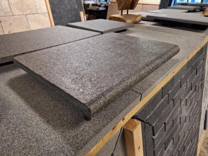 zwembadrand Basalt 50x35x2/4 cm gevlamd € 21,95 p/st, Tuin en Terras, Zwembad-toebehoren, Nieuw, Ophalen