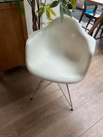 Twee Eames look-a-likes, witte eetkamerstoelen, Ophalen, Kunststof, Gebruikt, Twee