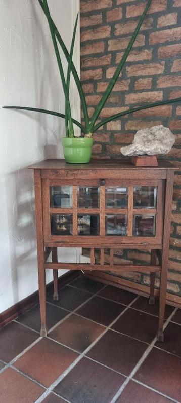 Vintage Eiken Theekastje – Authentiek en Sfeervol beschikbaar voor biedingen