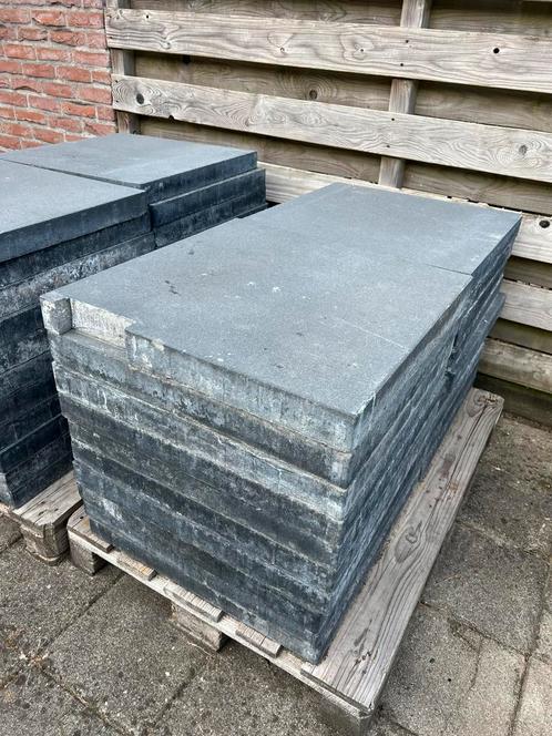 Terras tegels en borderstenen ( gratis afhalen), Tuin en Terras, Tegels en Klinkers, Zo goed als nieuw, Terrastegels, Beton, 10 m² of meer